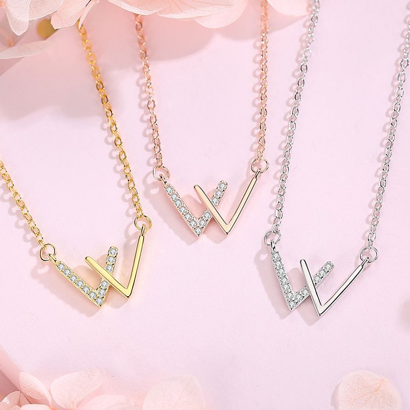 Collier Lettre W - Pendentif en Cristal de Zircone Cubique Chaîne de Luxe