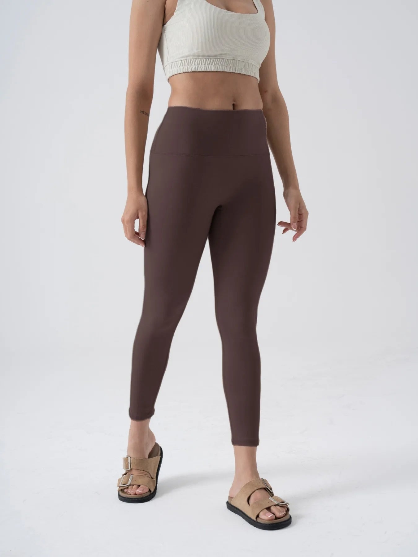 Fitness-Leggings für Damen – heiß begehrt! Lauf- und Jogginghosen mit hohem Bund und Push-up-Effekt. Ideal für Sport, Fitness, Laufen und Yoga. 