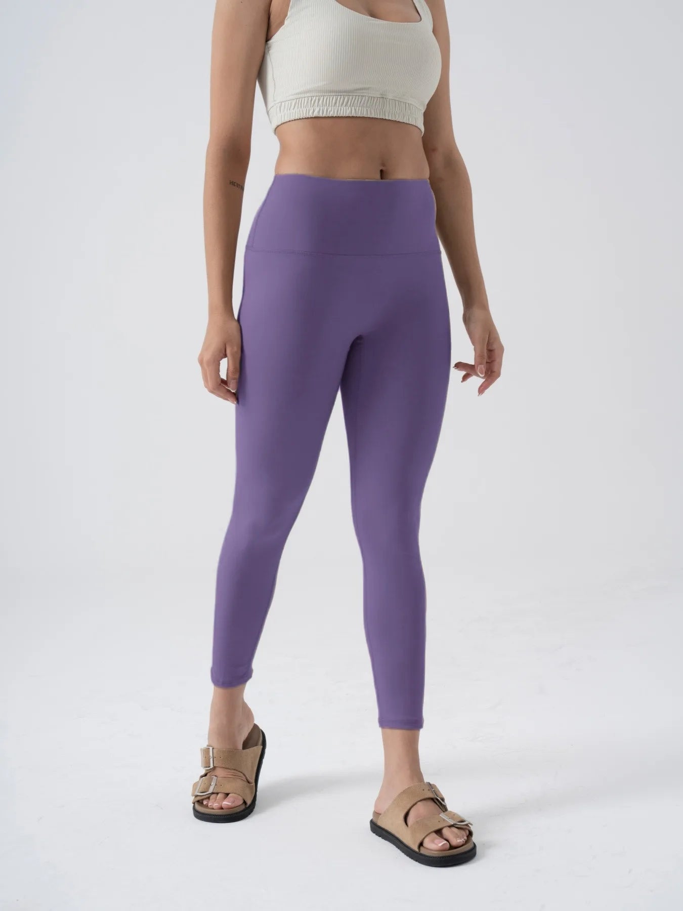 Fitness-Leggings für Damen – heiß begehrt! Lauf- und Jogginghosen mit hohem Bund und Push-up-Effekt. Ideal für Sport, Fitness, Laufen und Yoga. 