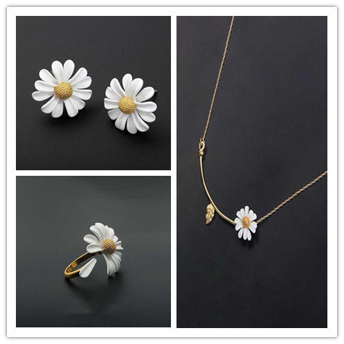 Daisy Flower Jewelry Set - Delicate Layered Necklace Earrings Ring Collection